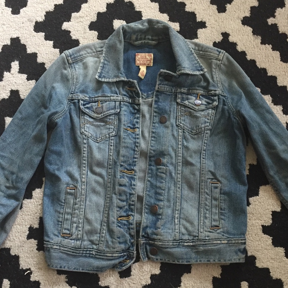 Abercrombie & Fitch fitted jean jacket